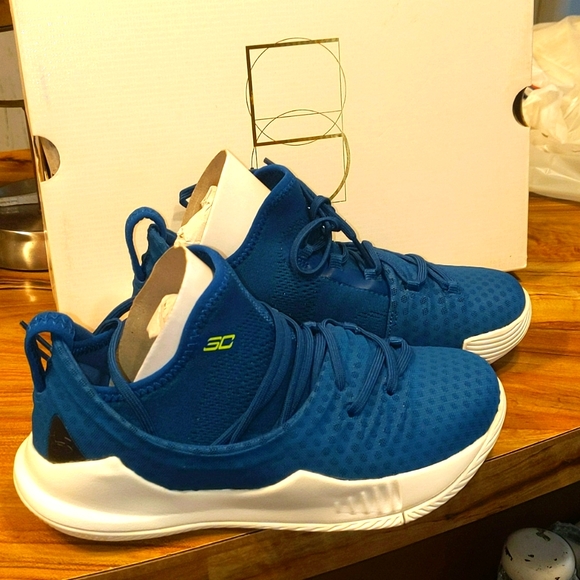 ua ps curry 5